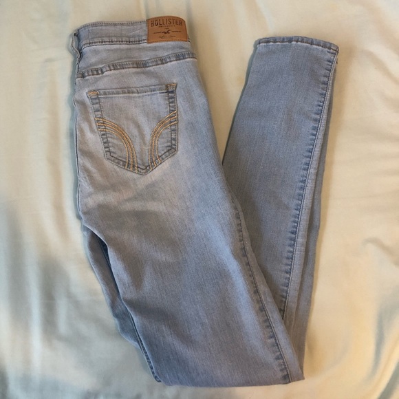 Hollister Skinny Jeans - Picture 1 of 3